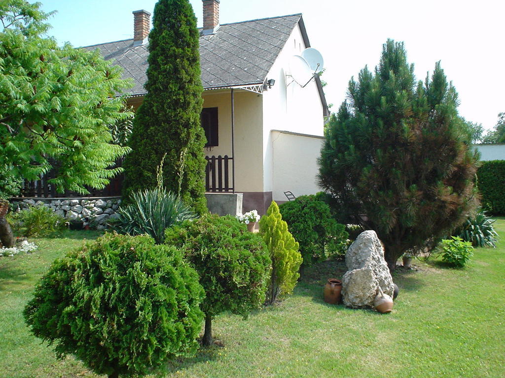 Örökzöld Apartmanok Balatonfenyves Kültér fotó